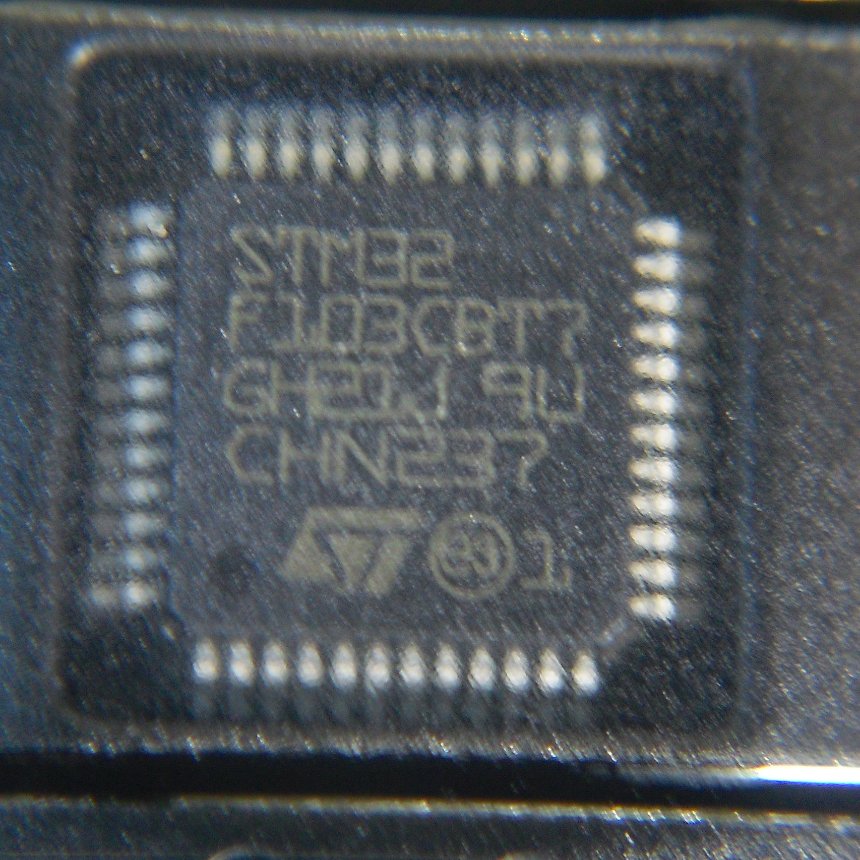 STM32F103CBT7TR-ST意法半导体代理分销(STM32F103CBT7TR市场价格在5.79元到17.36元)