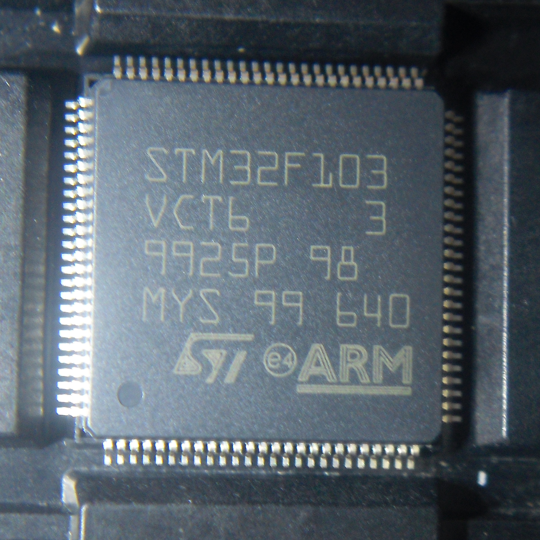 STM32F103VCT6-ST意法半导体代理分销(STM32F103VCT6市场价格在12.54元到37.63元)