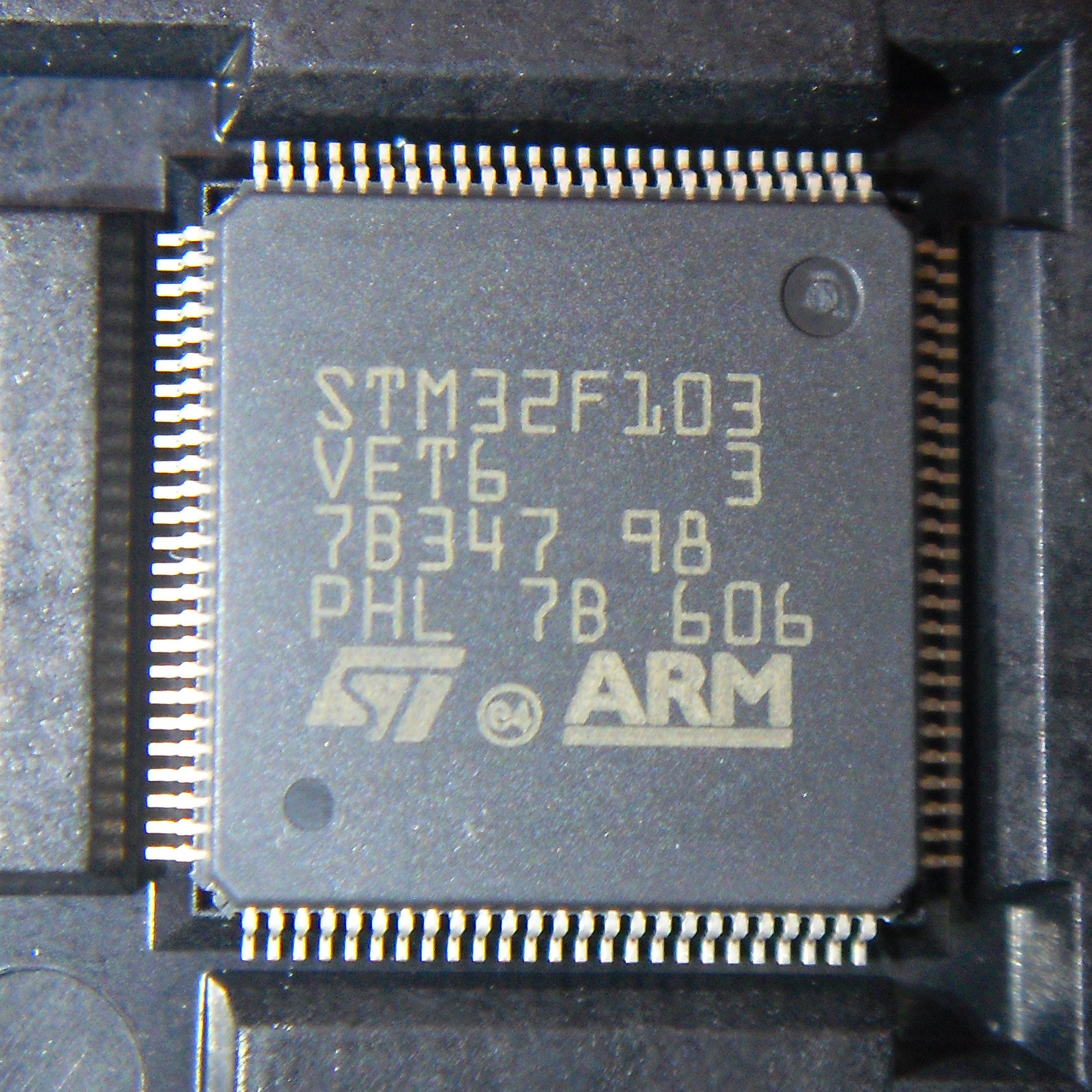 STM32F103VET6-ST意法半导体代理分销(STM32F103VET6市场价格在14.9元到44.69元)