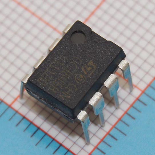 UC3845BN|ST�ⷨ�뵼��|IC REG CTRLR BST FLYBK ISO 8-DIP